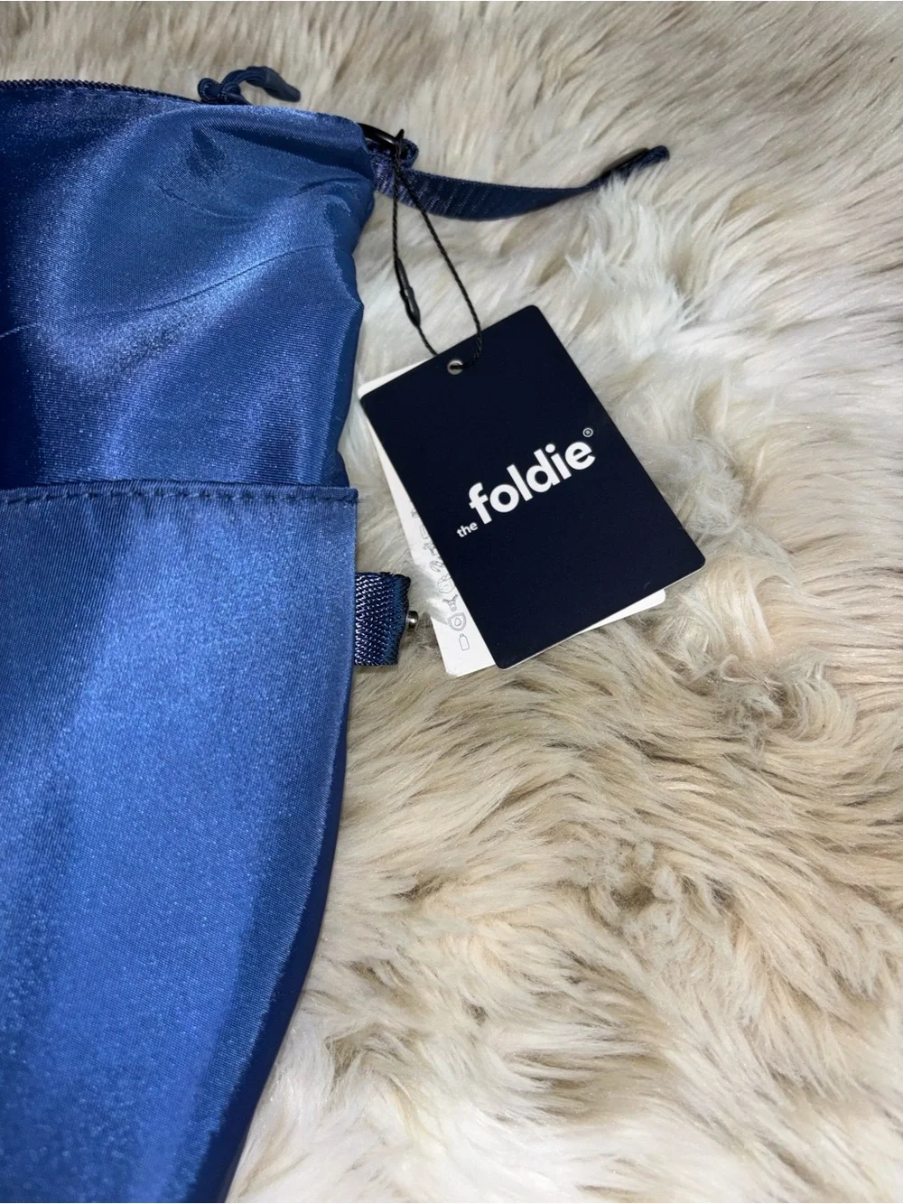 NEW The Foldie Multipurpose Travel Bag - Navy Blue 22'W x 14"H x 8"D - Picture 4 of 4
